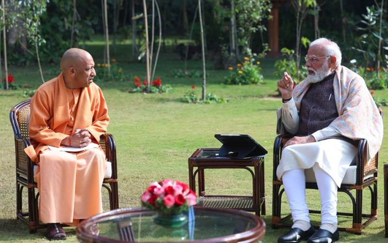 یوپی میں سیاسی ہلچل! پی ایم مودی اور یوگی آدتیہ ناتھ کے درمیان اعلیٰ سطحی میٹنگ